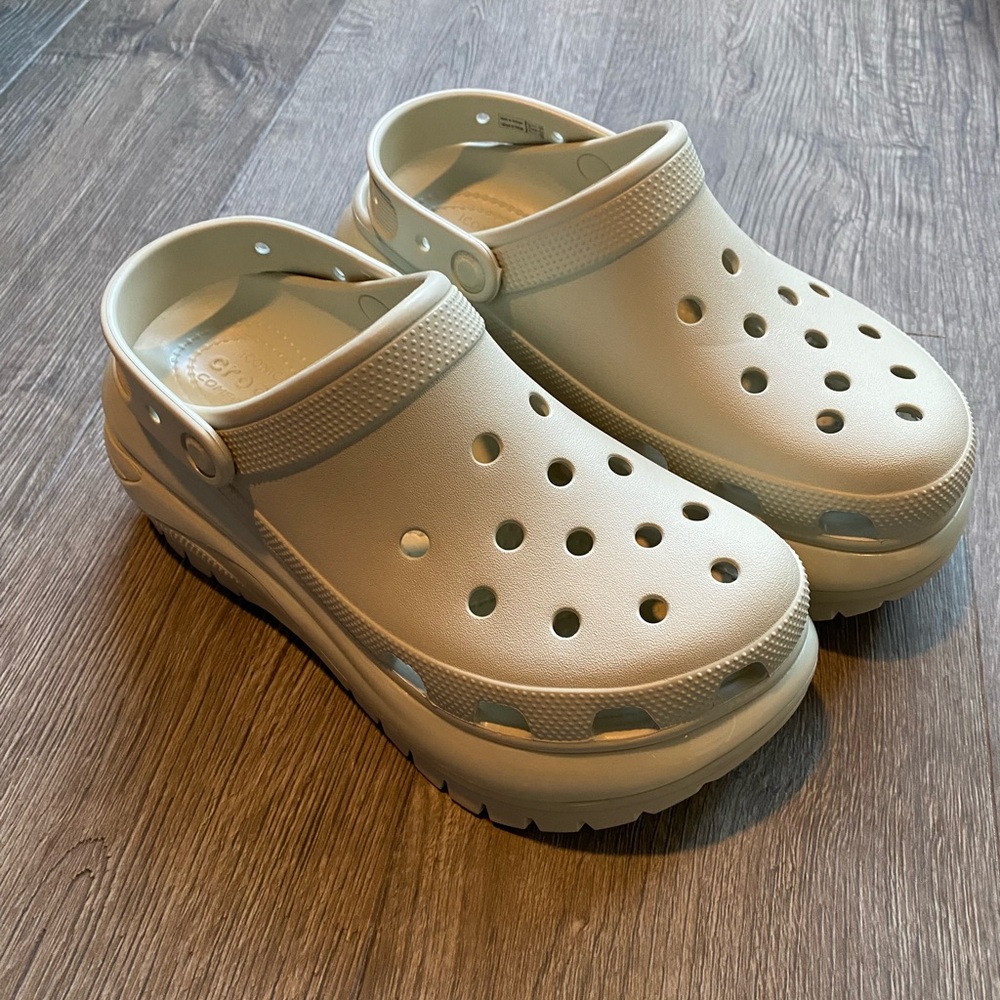 Crocs Mega Crush Platform Clogs Bone - Picture 7 of 9
